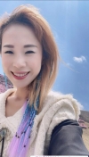 热烈娇小女