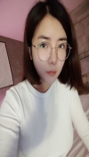 邻家眼镜妹子